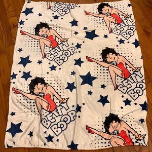 Betty Boop blanket/throw. Ultrasoft for all Seasons Size 36 x 46 NWT